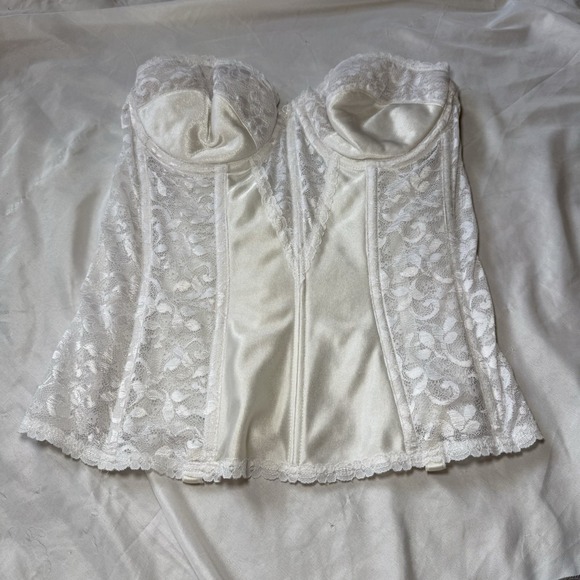 Carnival Other - White Lace Corset Bustier Top Boned Satin Cups Hook Back 36B